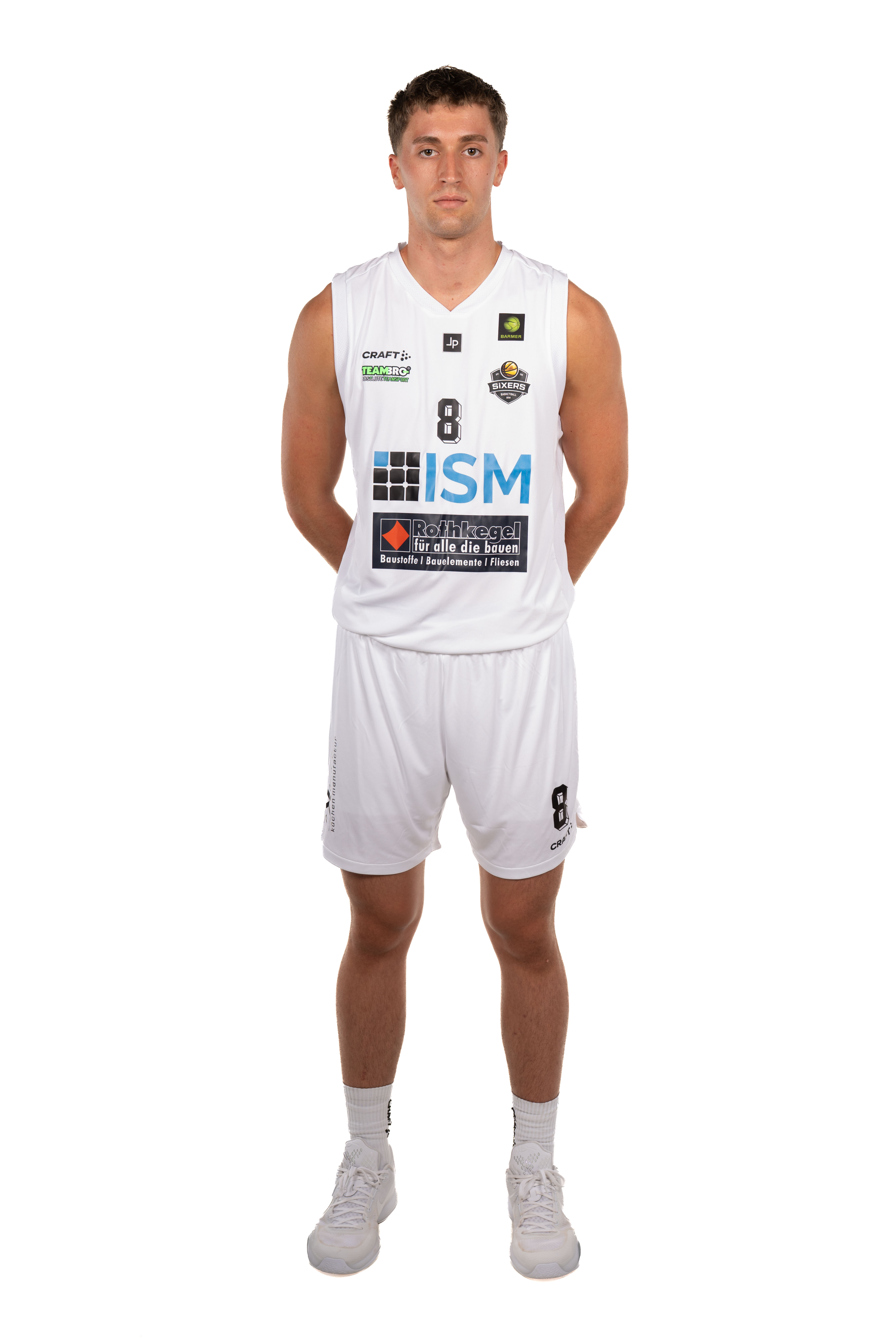 8_Zacharias_Ganzkörper_BSW-Sixers_18Sep2026-2130.jpg